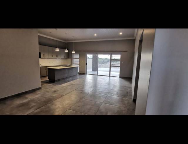 3 BEDROOM TOWNHOUSE FOR SALE IN ISLAND VIEW